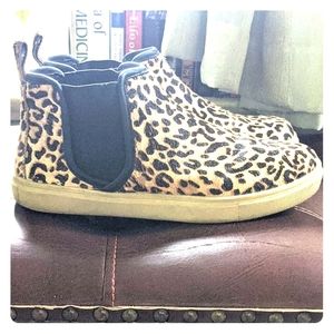 Steve Madden cheetah print pull on sneakers